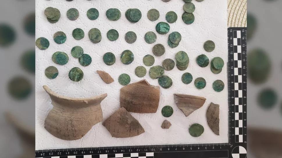 Tesouro misterioso de 400 anos é descoberto na Polônia