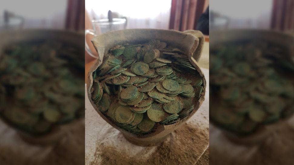 Tesouro misterioso de 400 anos é descoberto na Polônia