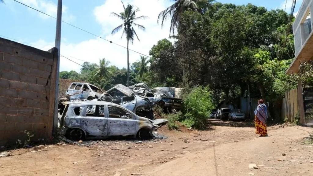 Caminho para ilha paradisíaca vira ‘cemitério a céu aberto’