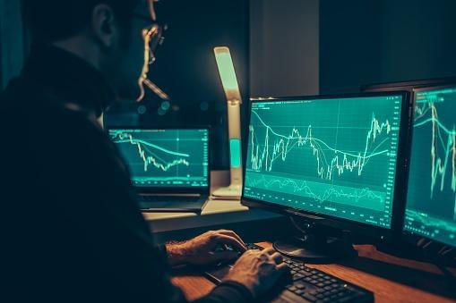 Microsoft alcança valor de mercado de US$ 2,6 trilhões com impulso de IA
