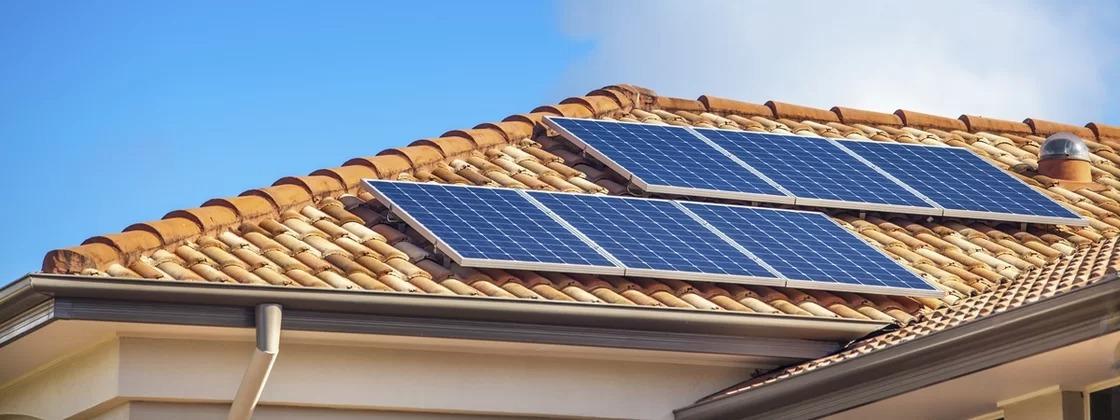 Energia solar é taxada? Entenda